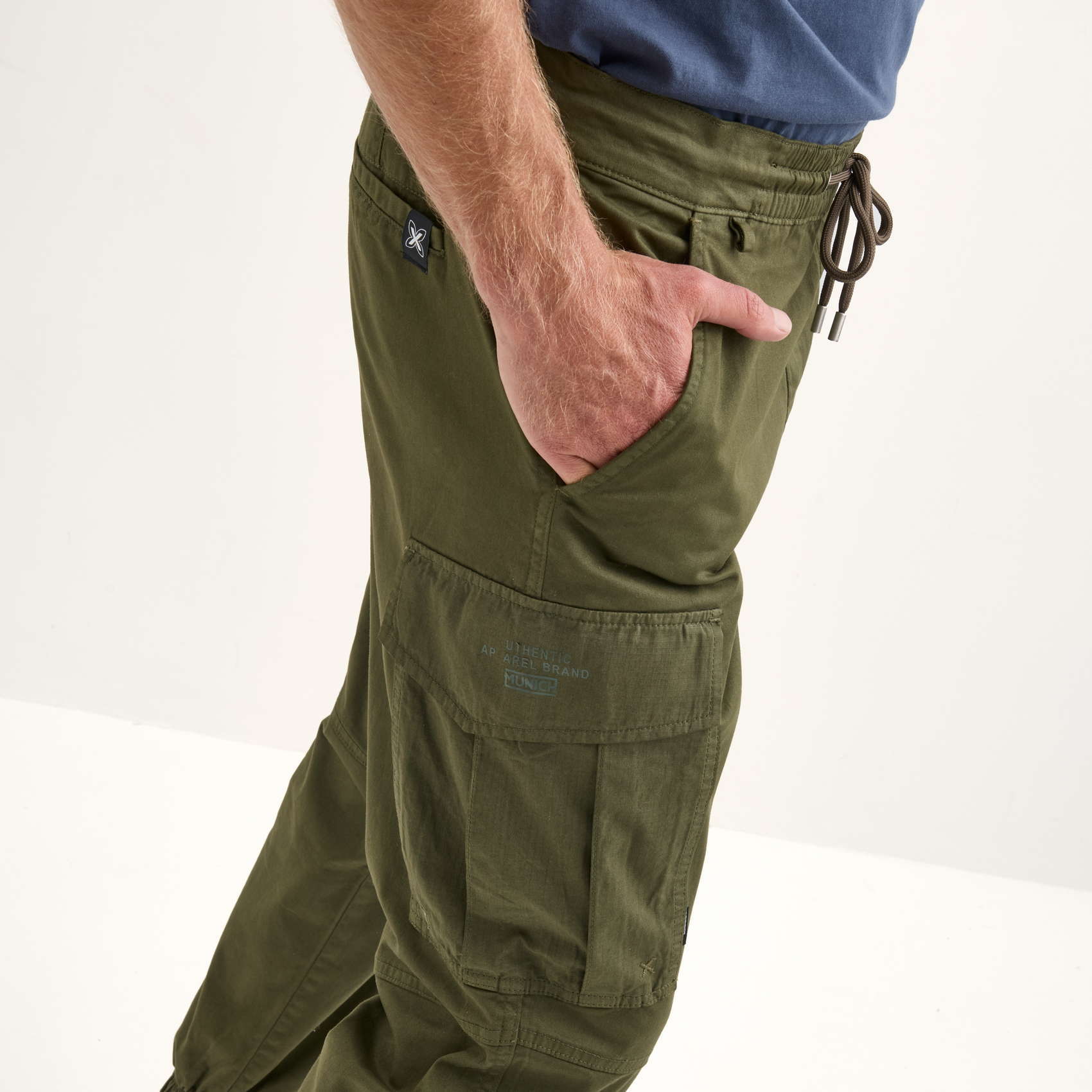 Munich cargo pantalone – muške lifestyle slim fit model od pamuka s elastinom