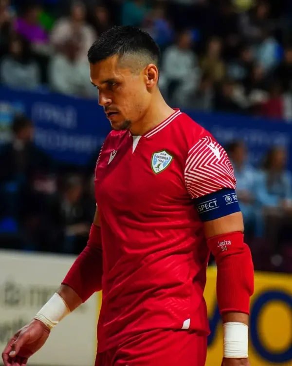 Jakov Vulić u 181Keepers štitnicima